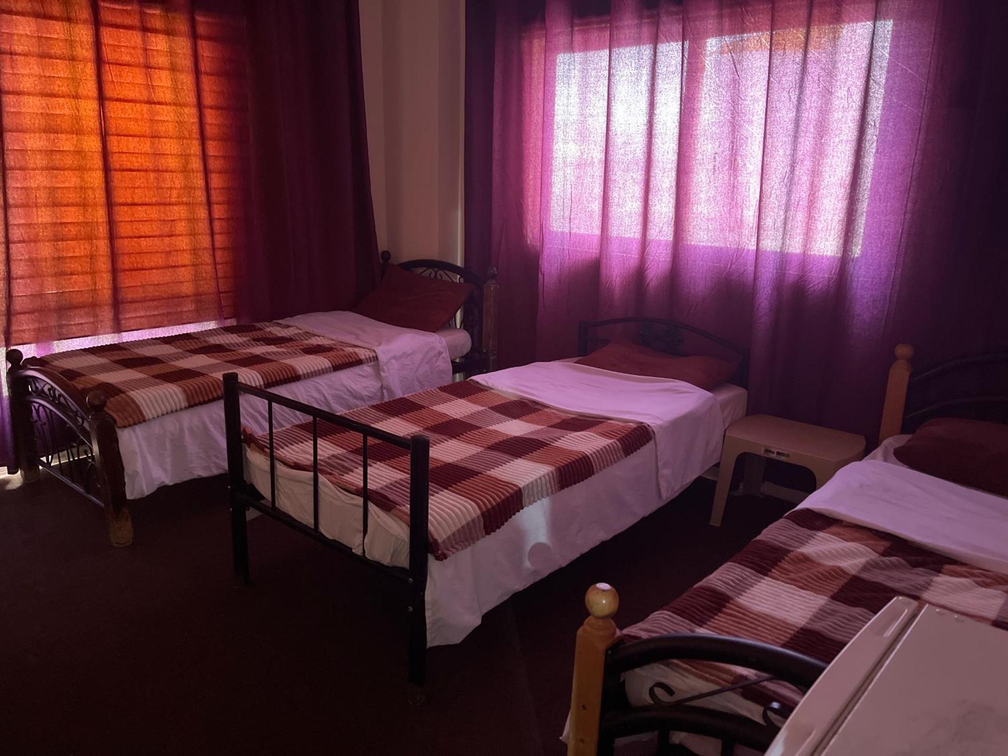 Pizza Street Hostel Aqaba Eksteriør billede